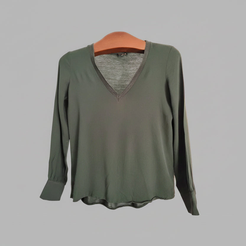 Blusa verde oscura de Massimo Dutti