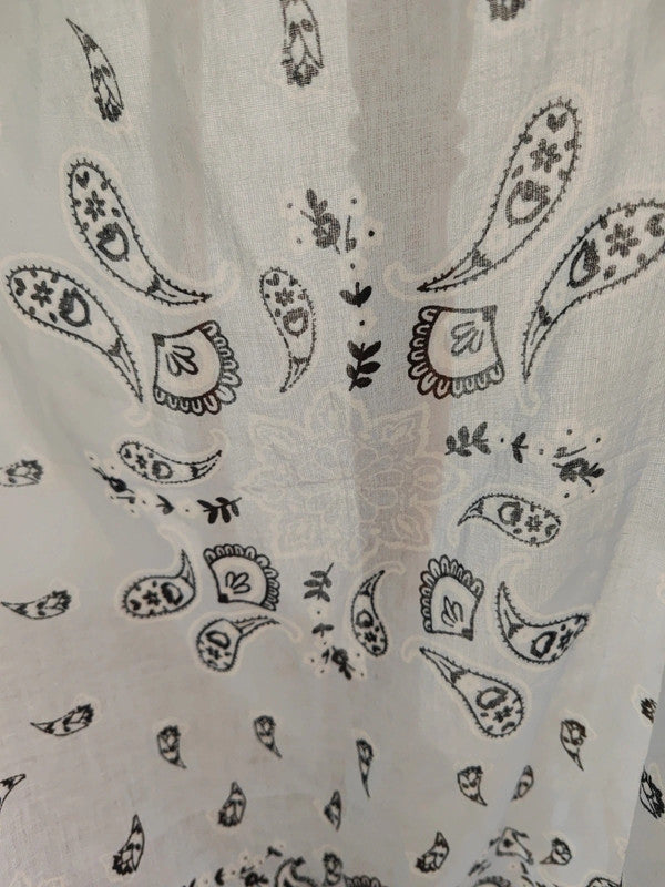 Pañuelo cuello estampado paisley