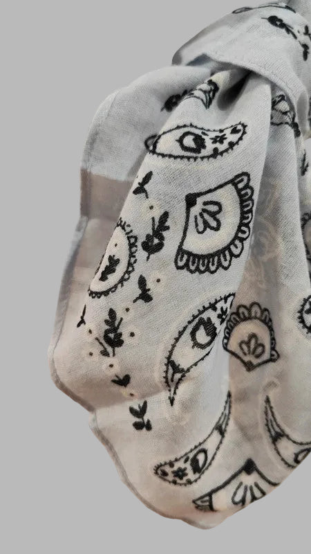 Pañuelo cuello estampado paisley