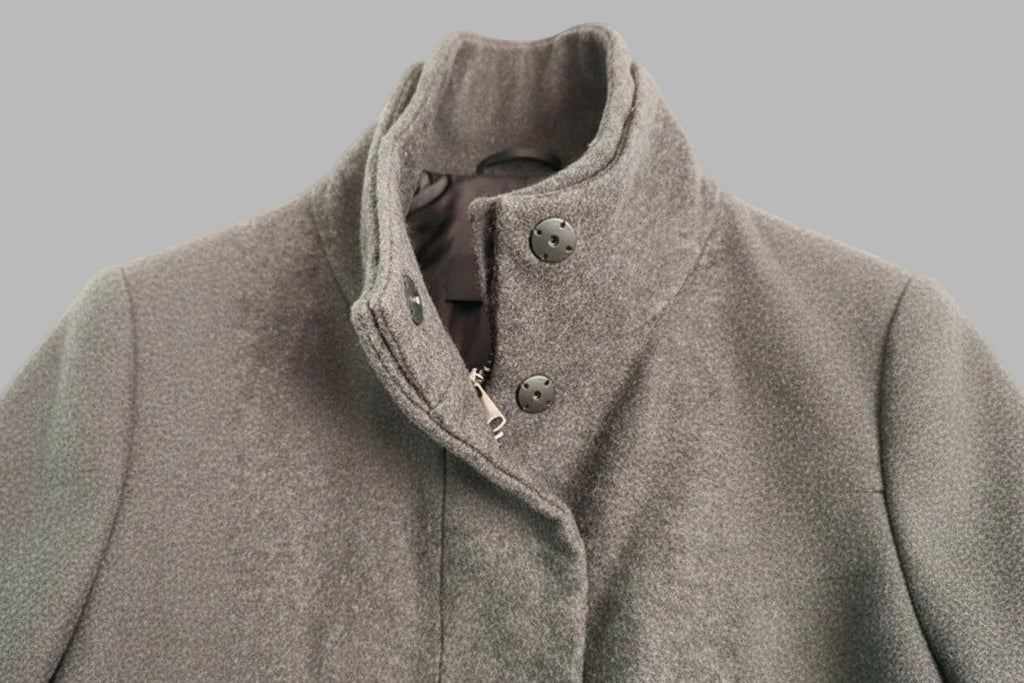 Grauer Mantel von Zara