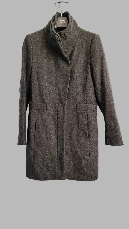 Grauer Mantel von Zara