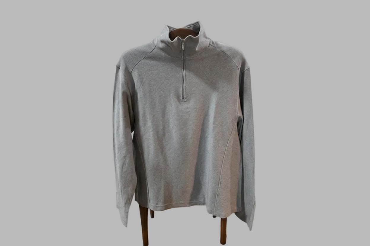 grauer Pullover von Dockers