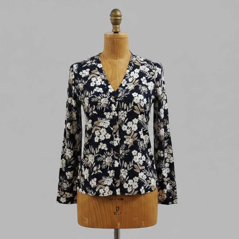 Blusa con cuello en V negra, Talla XS