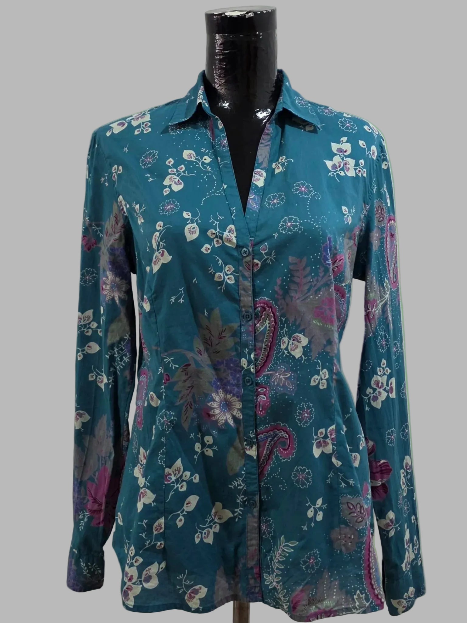 Blaugrüne Bluse mit Muster, Größe 38