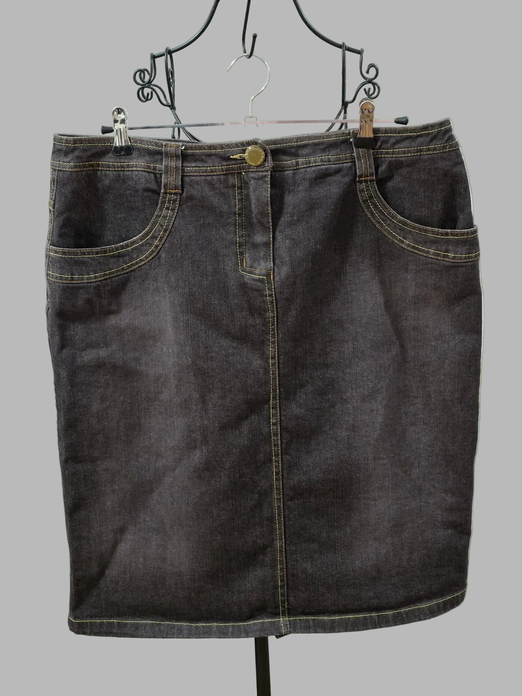 Dunkelbrauner Jeansrock, Größe 46