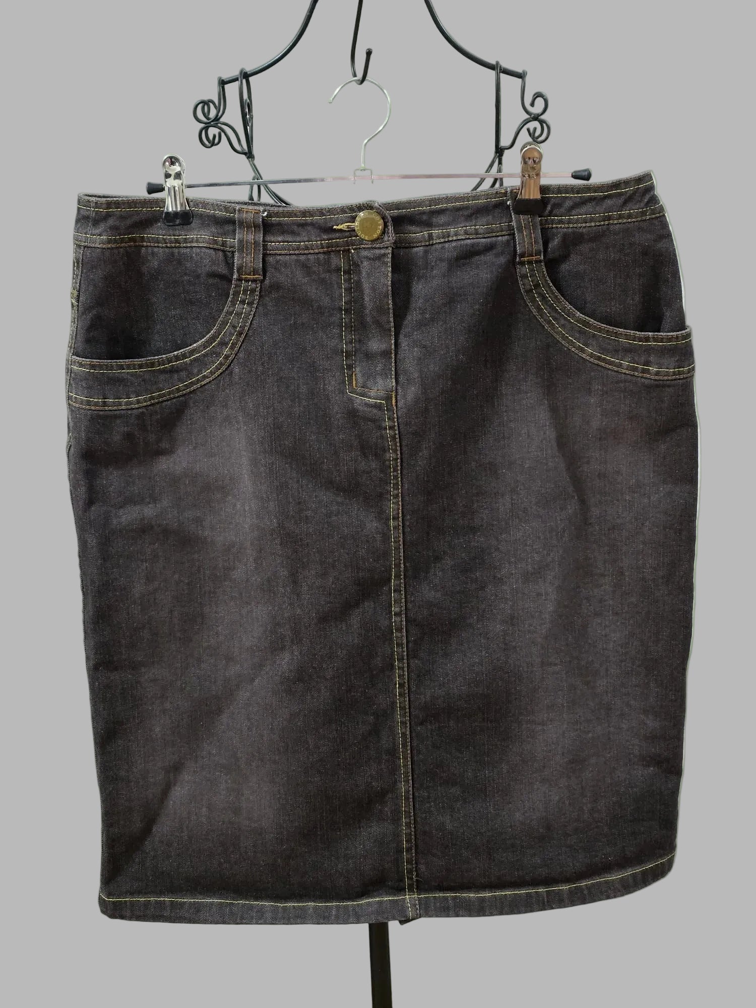 Dunkelbrauner Jeansrock, Größe 46