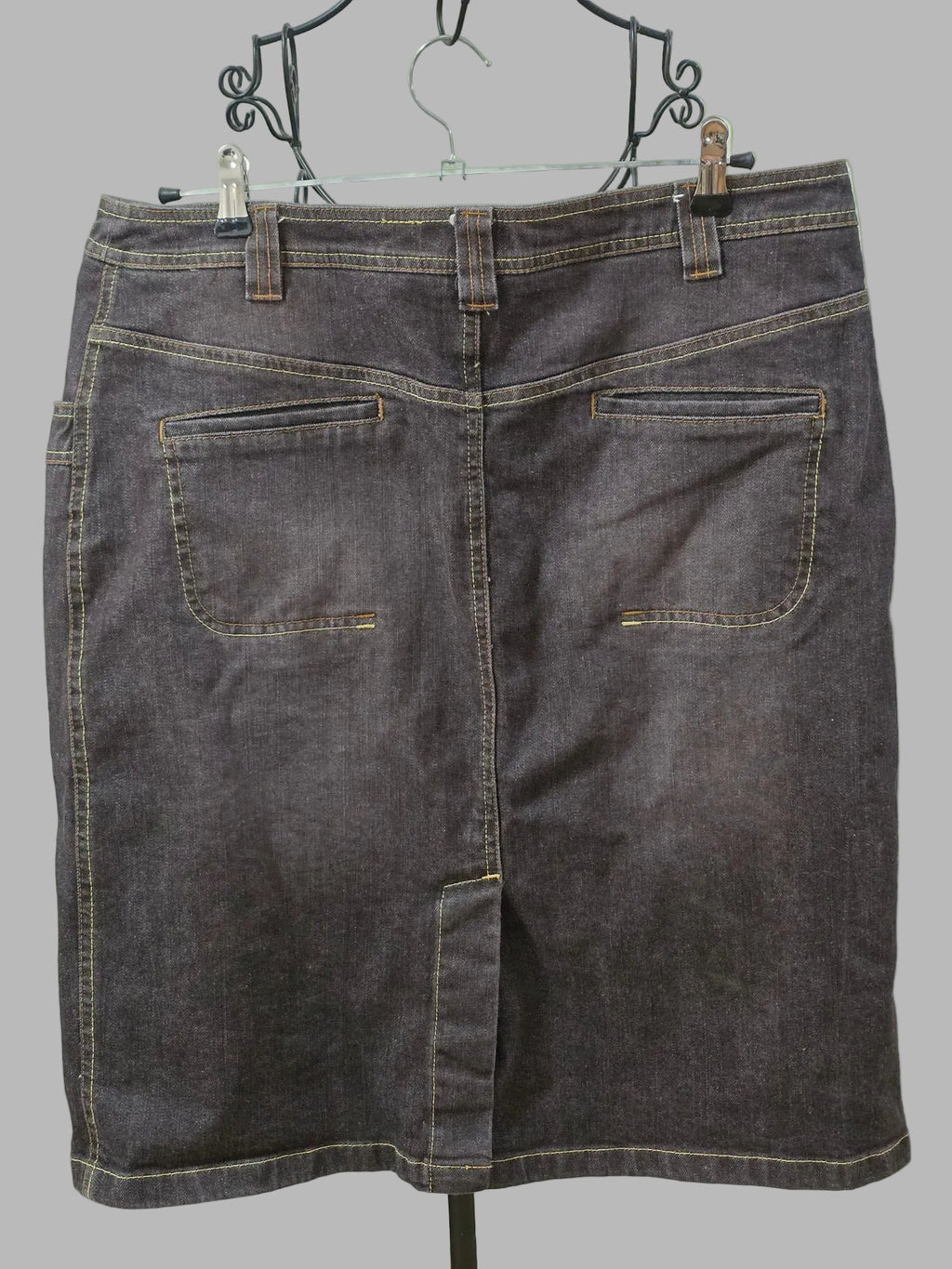 Dunkelbrauner Jeansrock, Größe 46