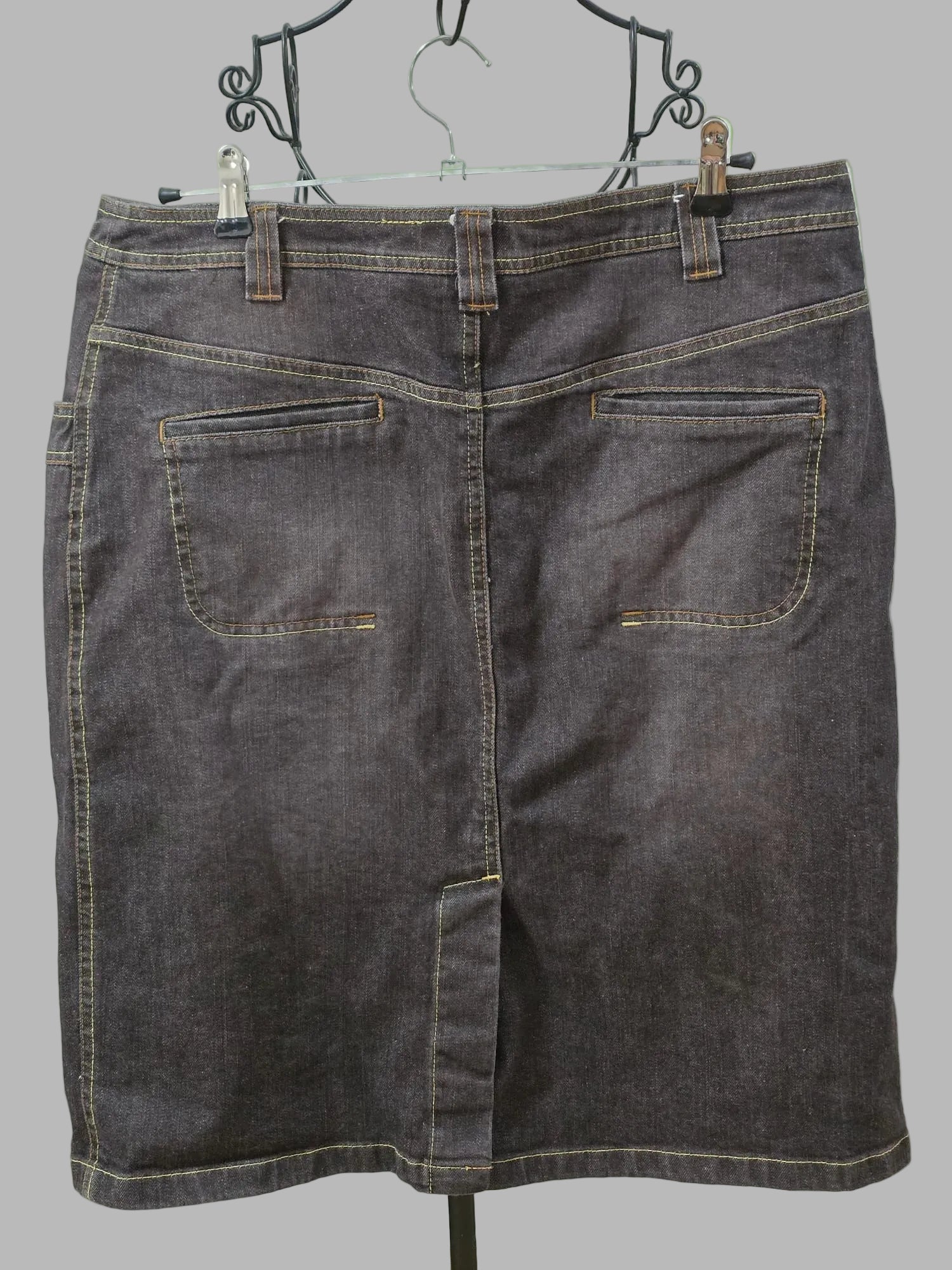 Dunkelbrauner Jeansrock, Größe 46