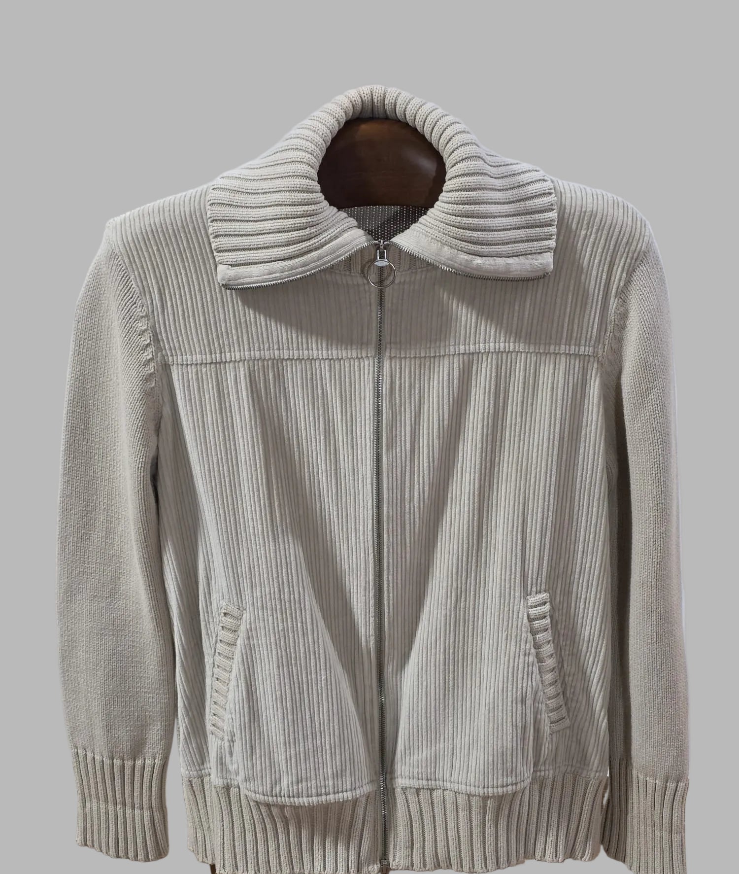 Beigefarbene Strickjacke mit Cordfront, Größe L