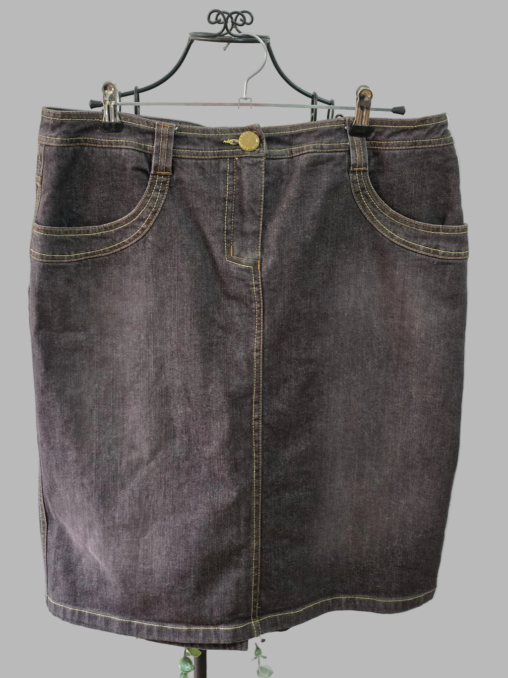 Dunkelbrauner Jeansrock, Größe 46