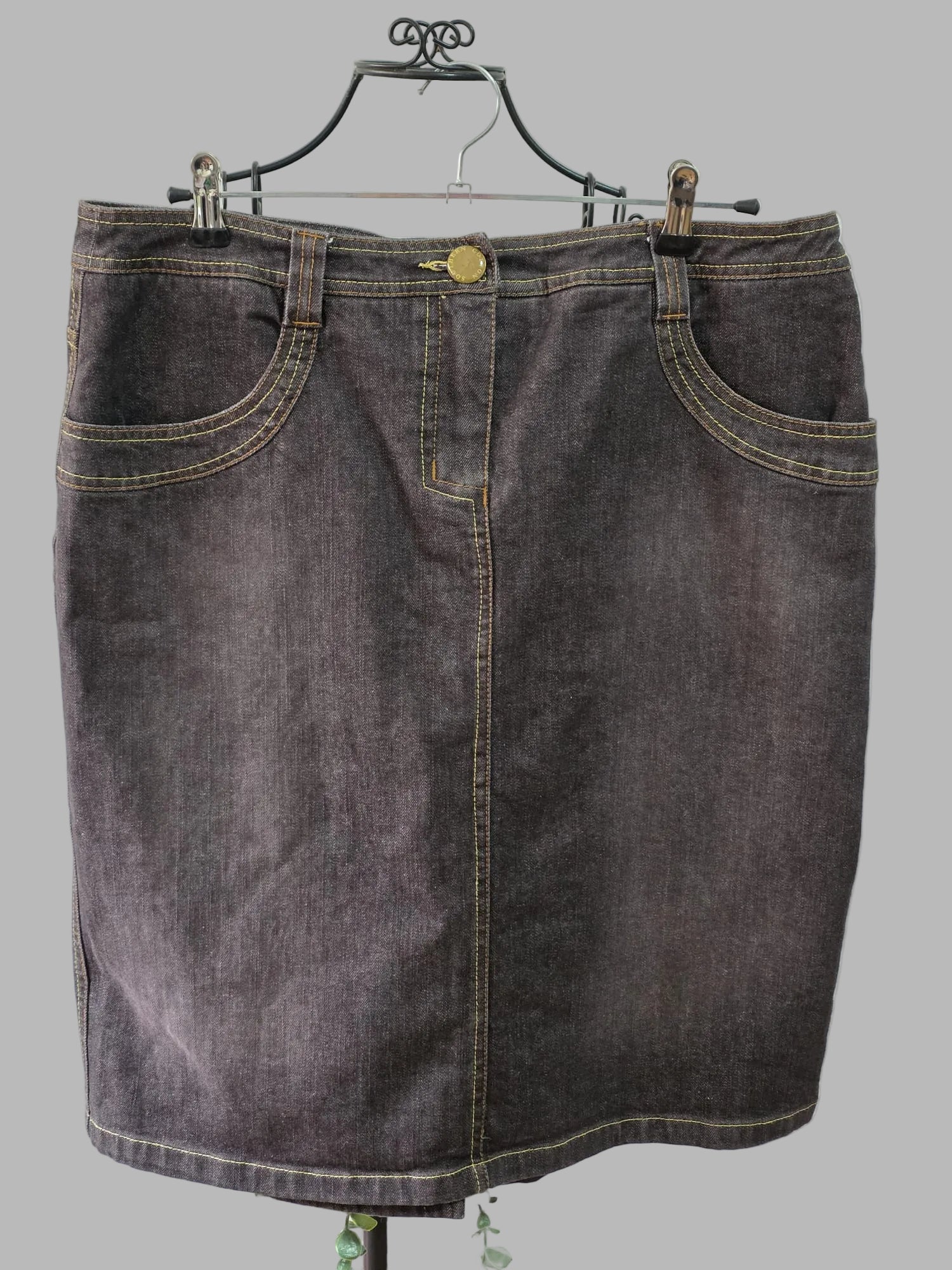 Dunkelbrauner Jeansrock, Größe 46