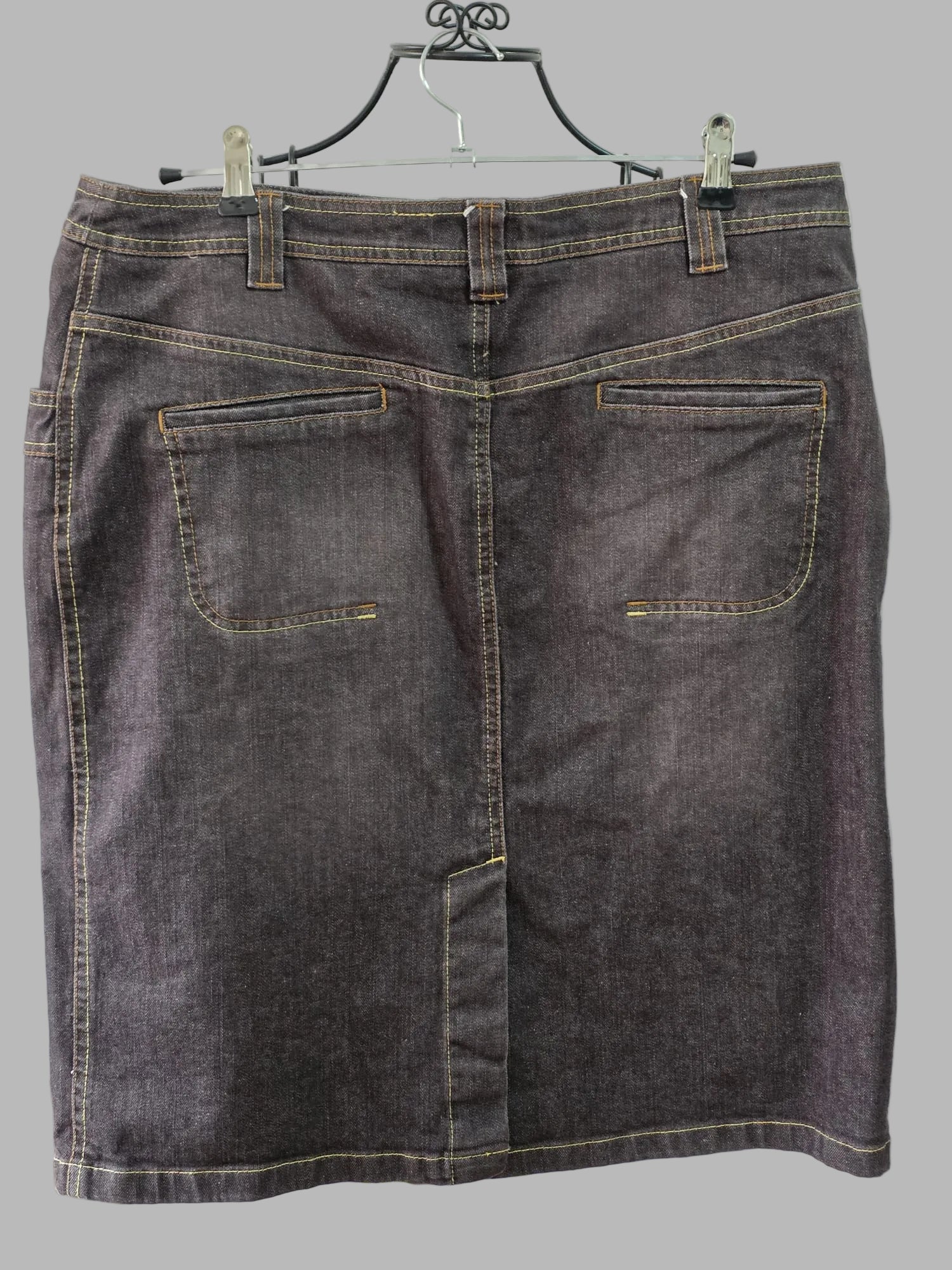 Dunkelbrauner Jeansrock, Größe 46