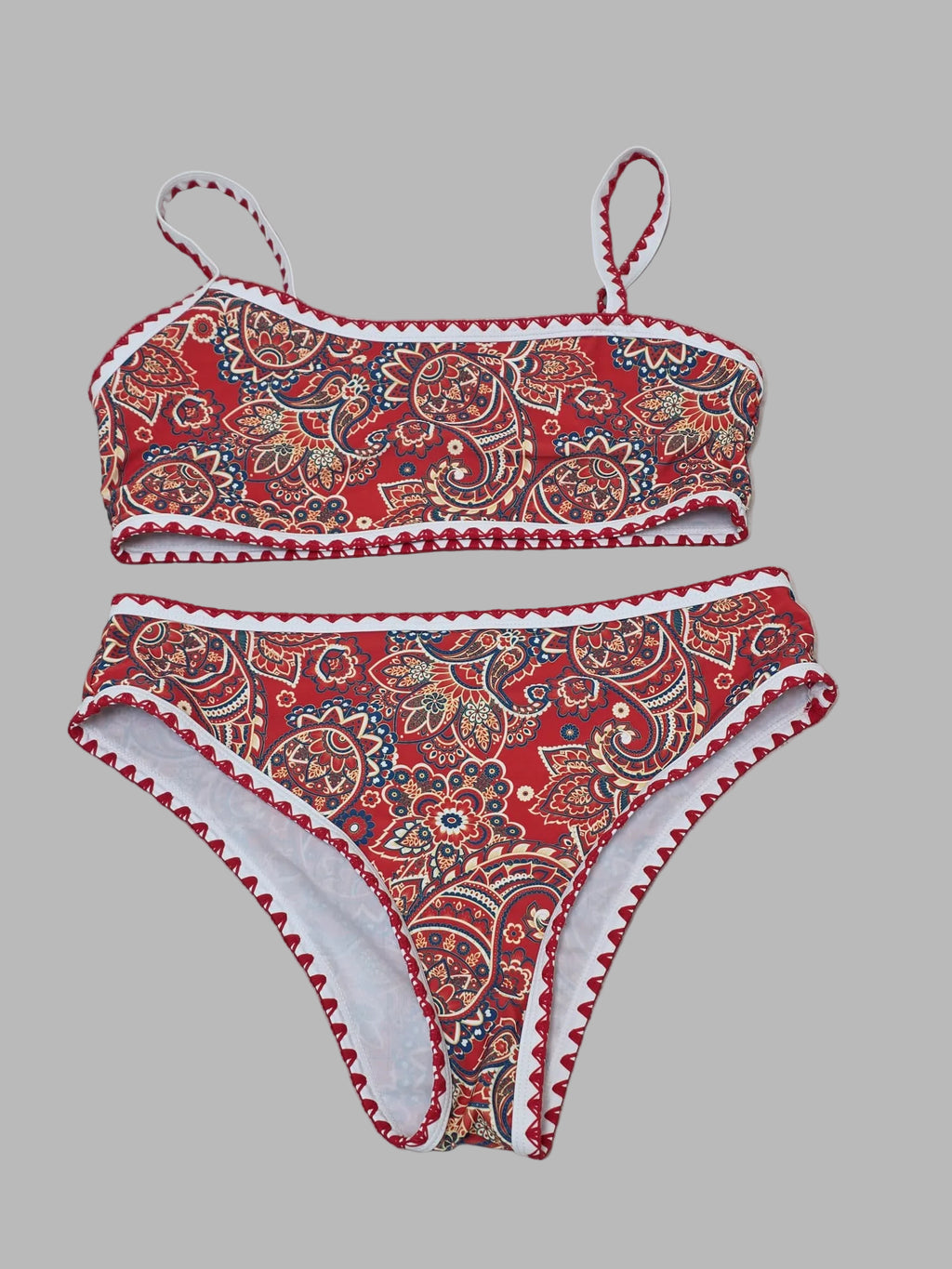Bikini rojo flores