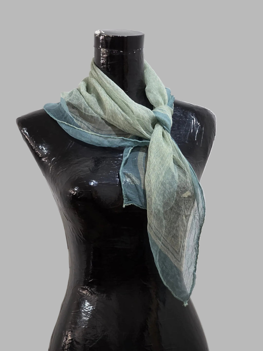 Pañuelo de cuello de seda