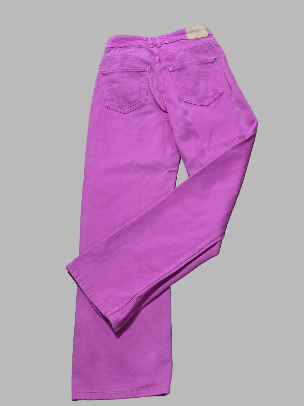 Vaquero fucsia de Zara