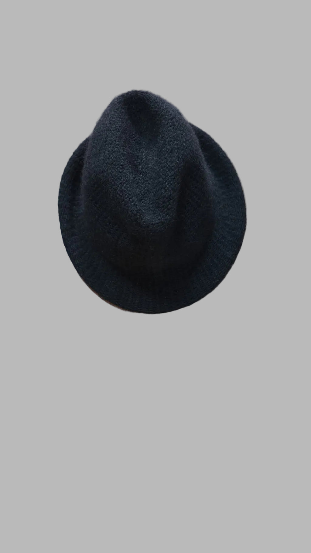 Gorro negro de El Corte Inglés