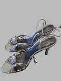 Sandalias plateadas de Beverly Feldmann