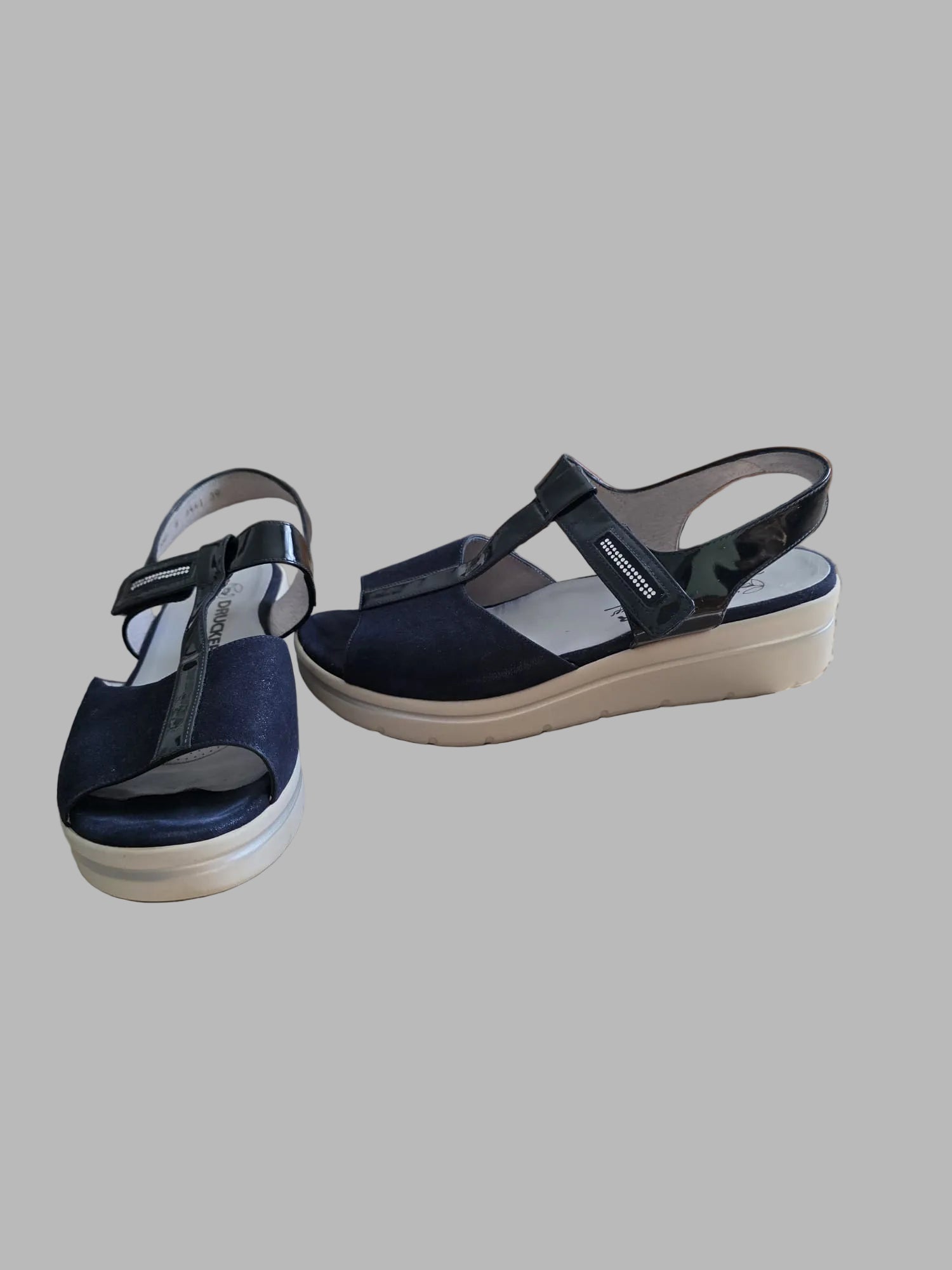 Sandalias azul marino de Drucker