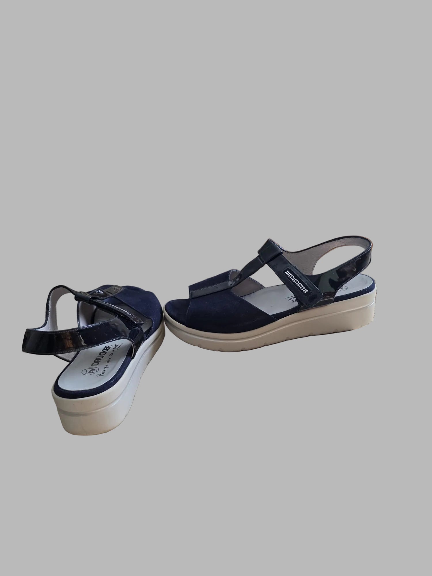 Sandalias azul marino de Drucker