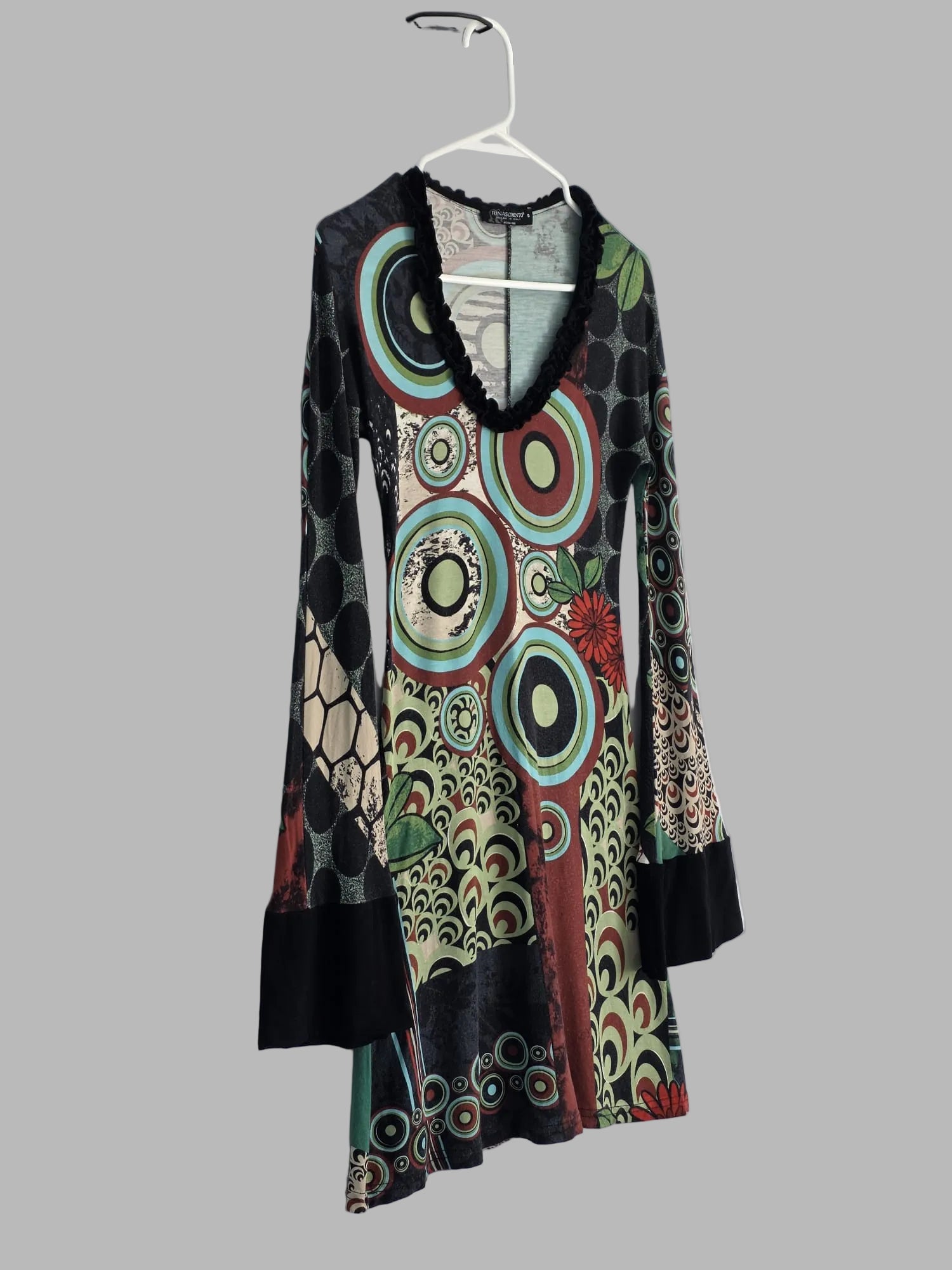 Bedrucktes Kleid mit abstraktem Muster von Rinascimento