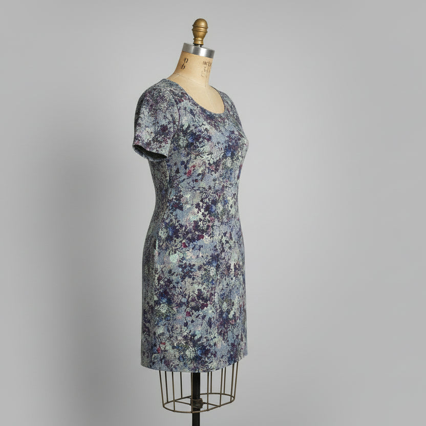 Robe imprimée florale bleuâtre