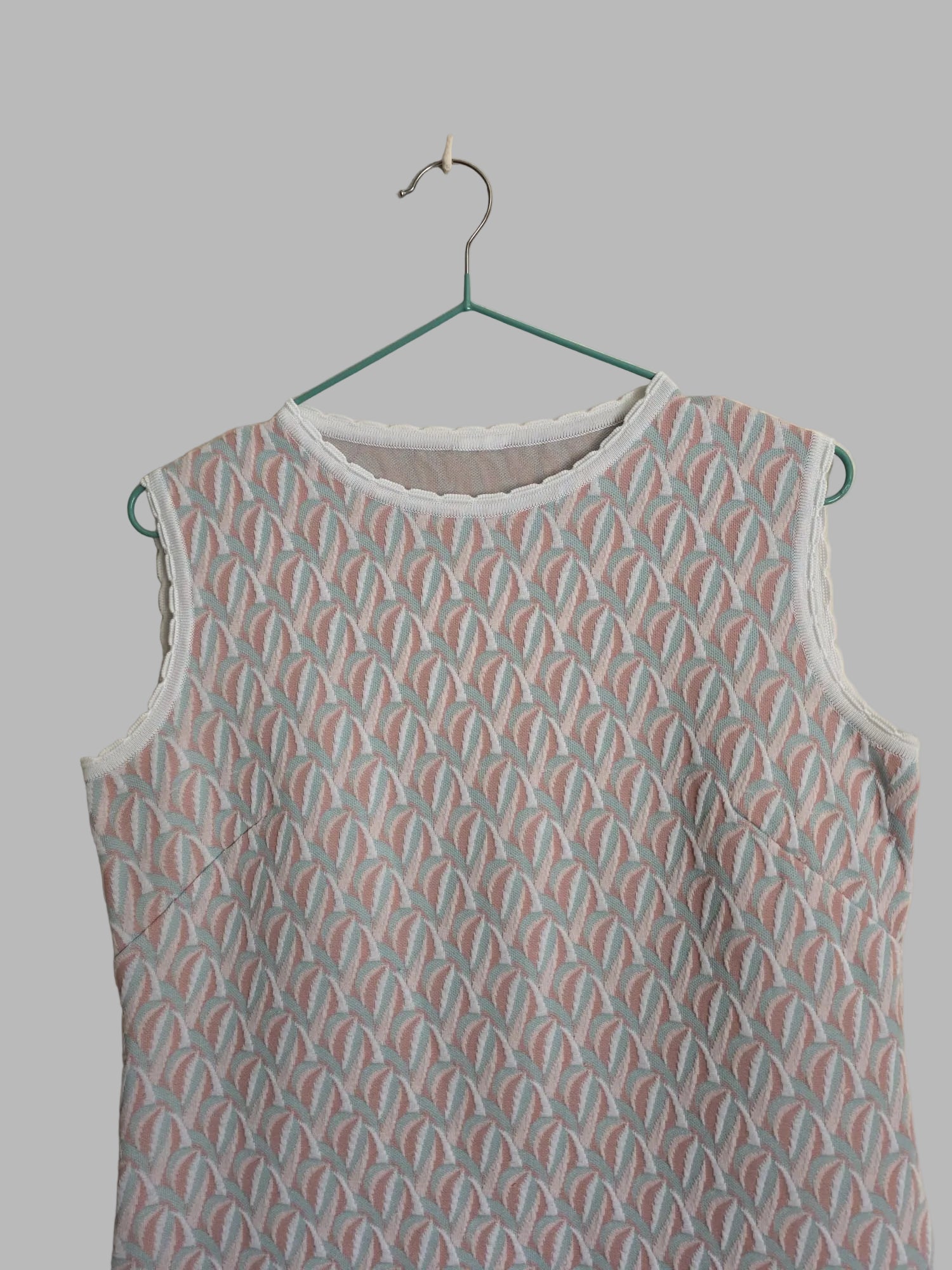 Robe rétro sans manches