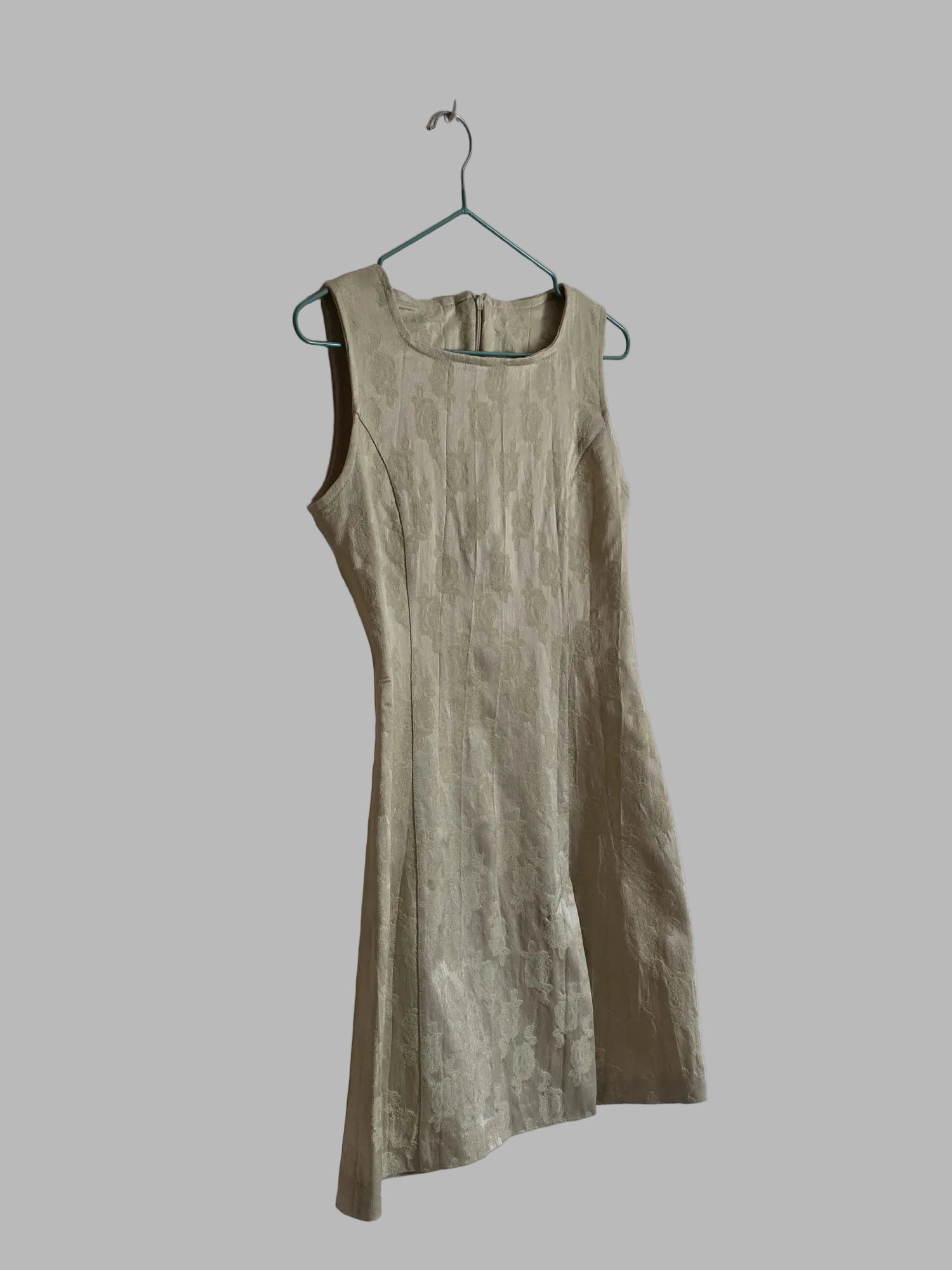 Geblümtes Vintage-Reliefkleid