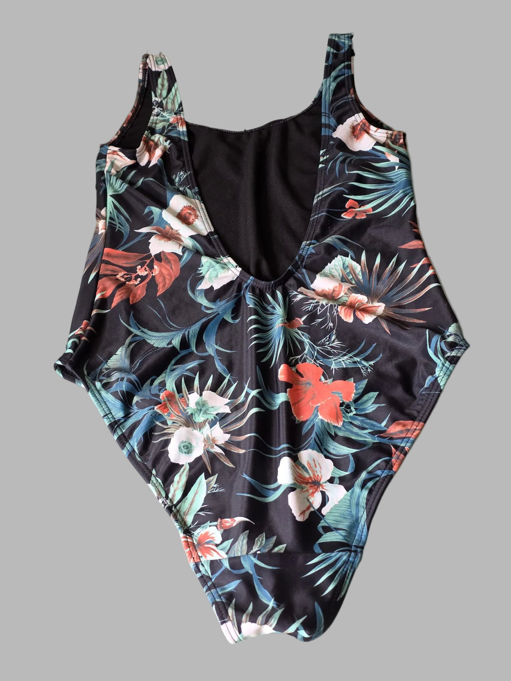 Bañador negro con flores de Gestuz