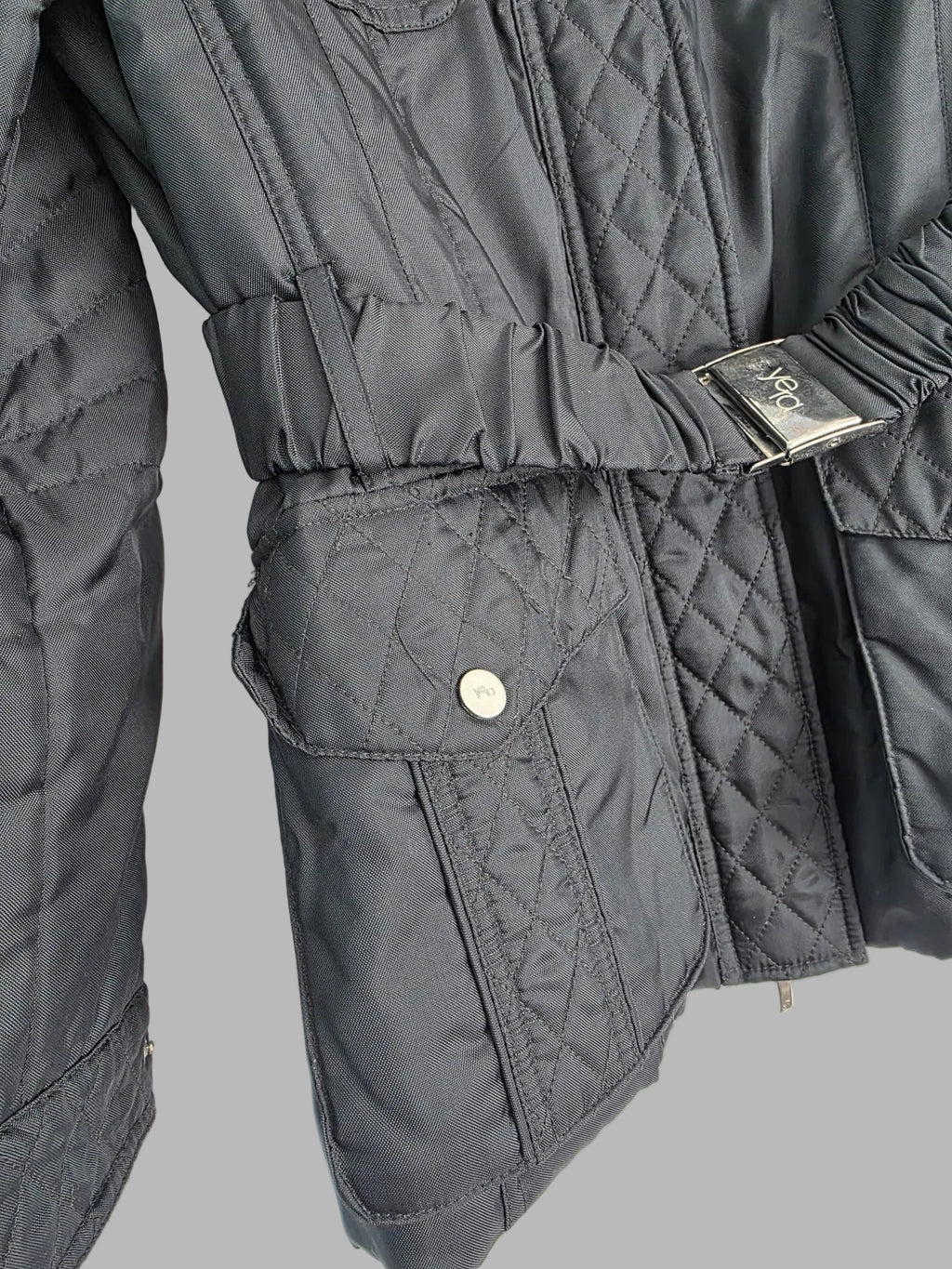 Schwarze Steppjacke von Yera