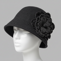 Gorro gris oscuro estilo cloché