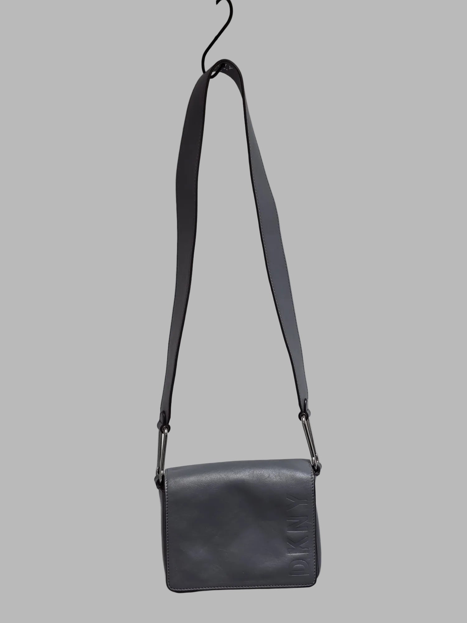 Bolso hombro gris de DKNY