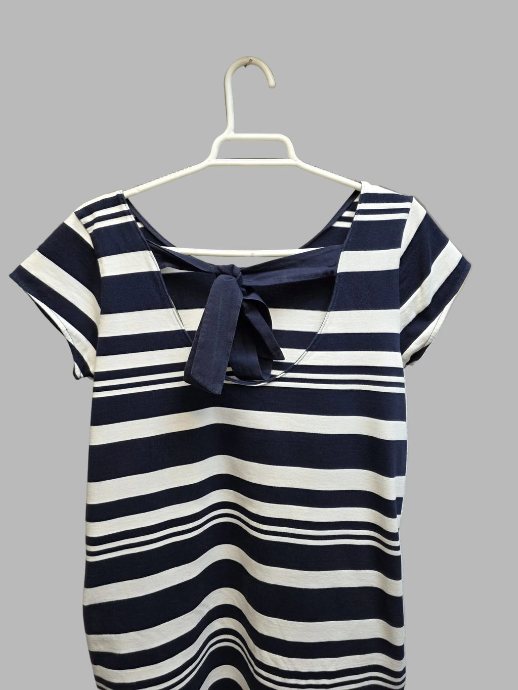 Gestreiftes Kleid von Massimo Dutti