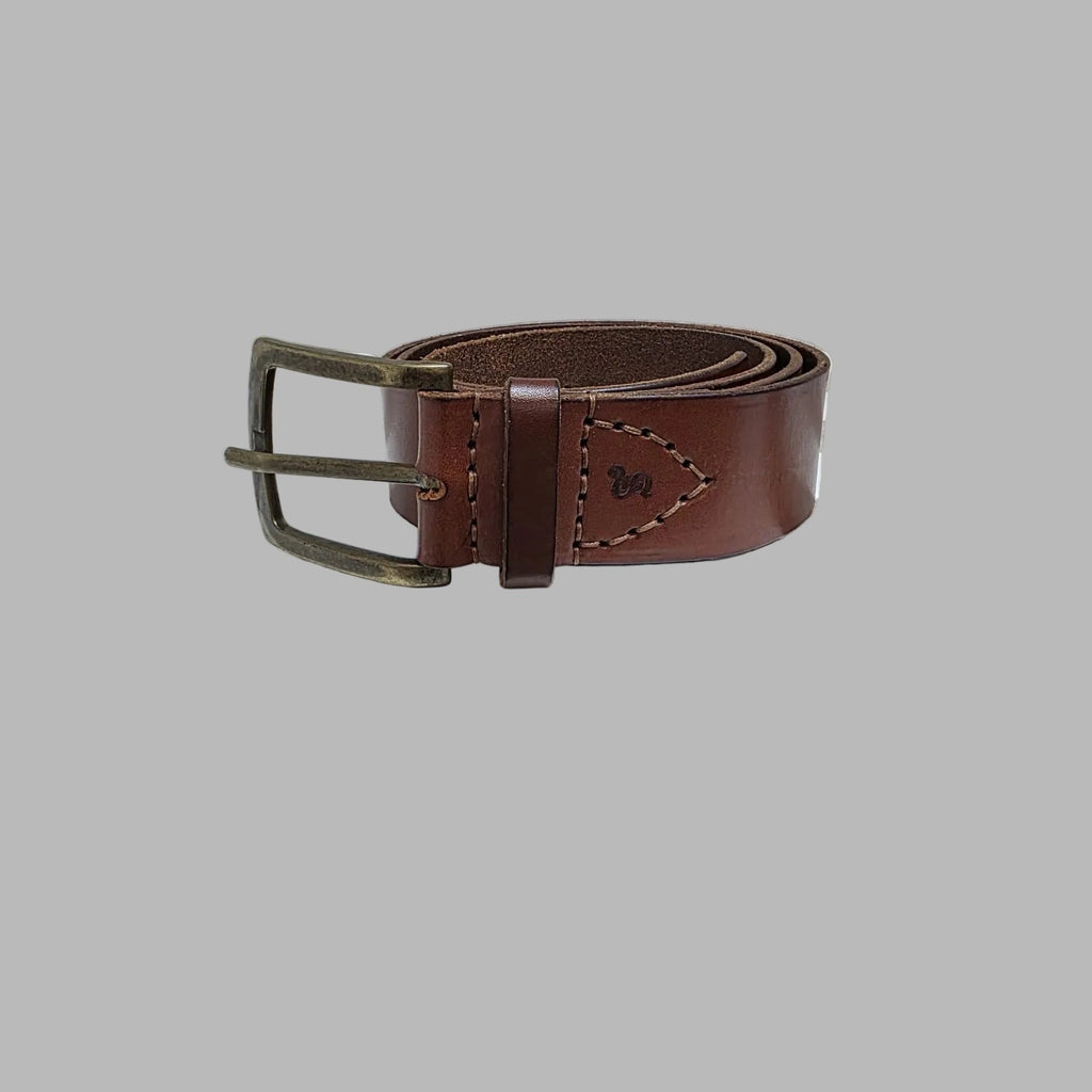 Cinturón de cuero marrón