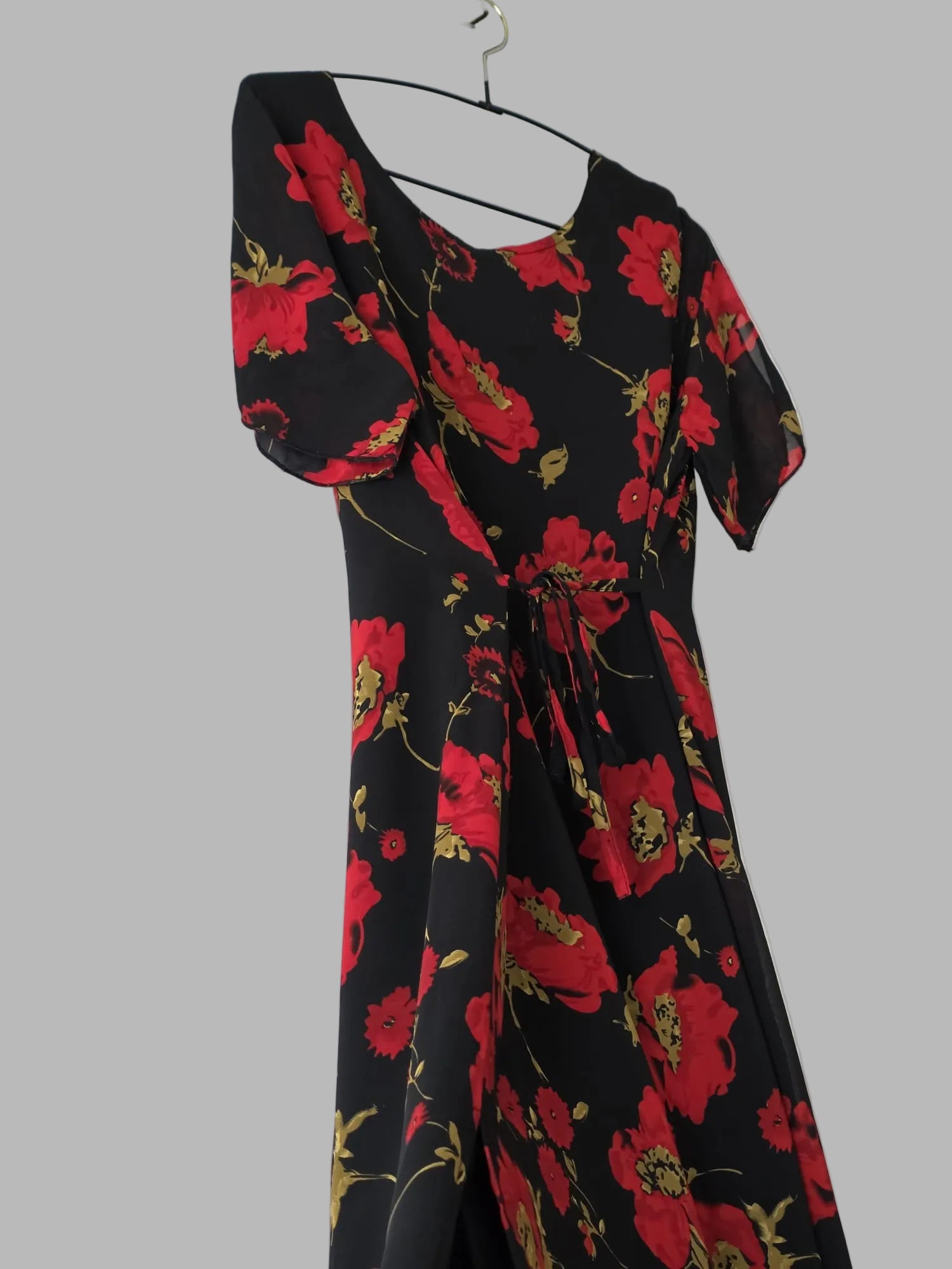 Vintagekleid mit großen Blumen