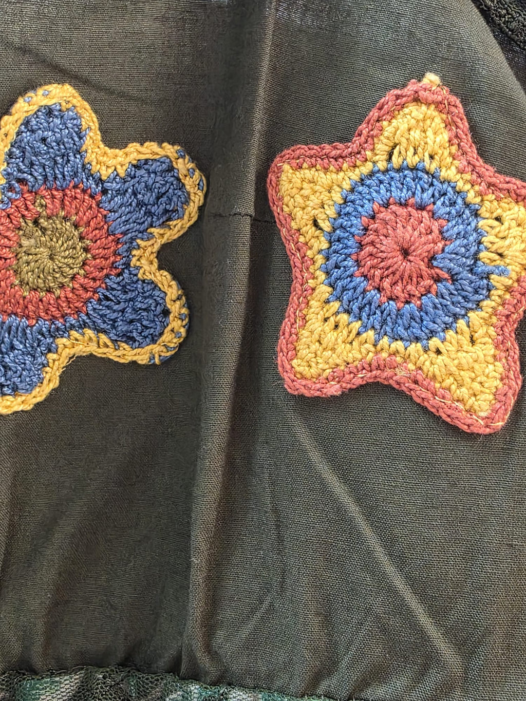 Vestido tirantes con flores crochet