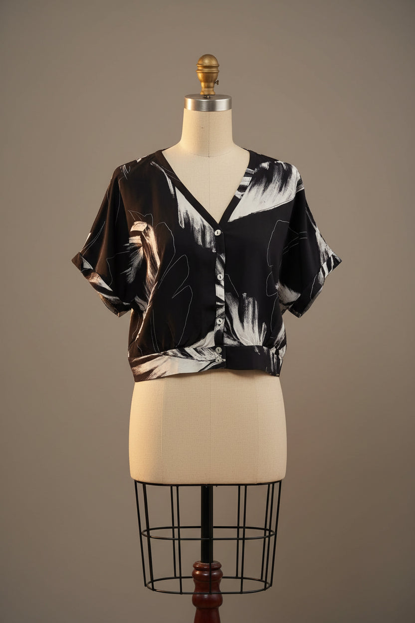 Blusa negra estampada de Lunender