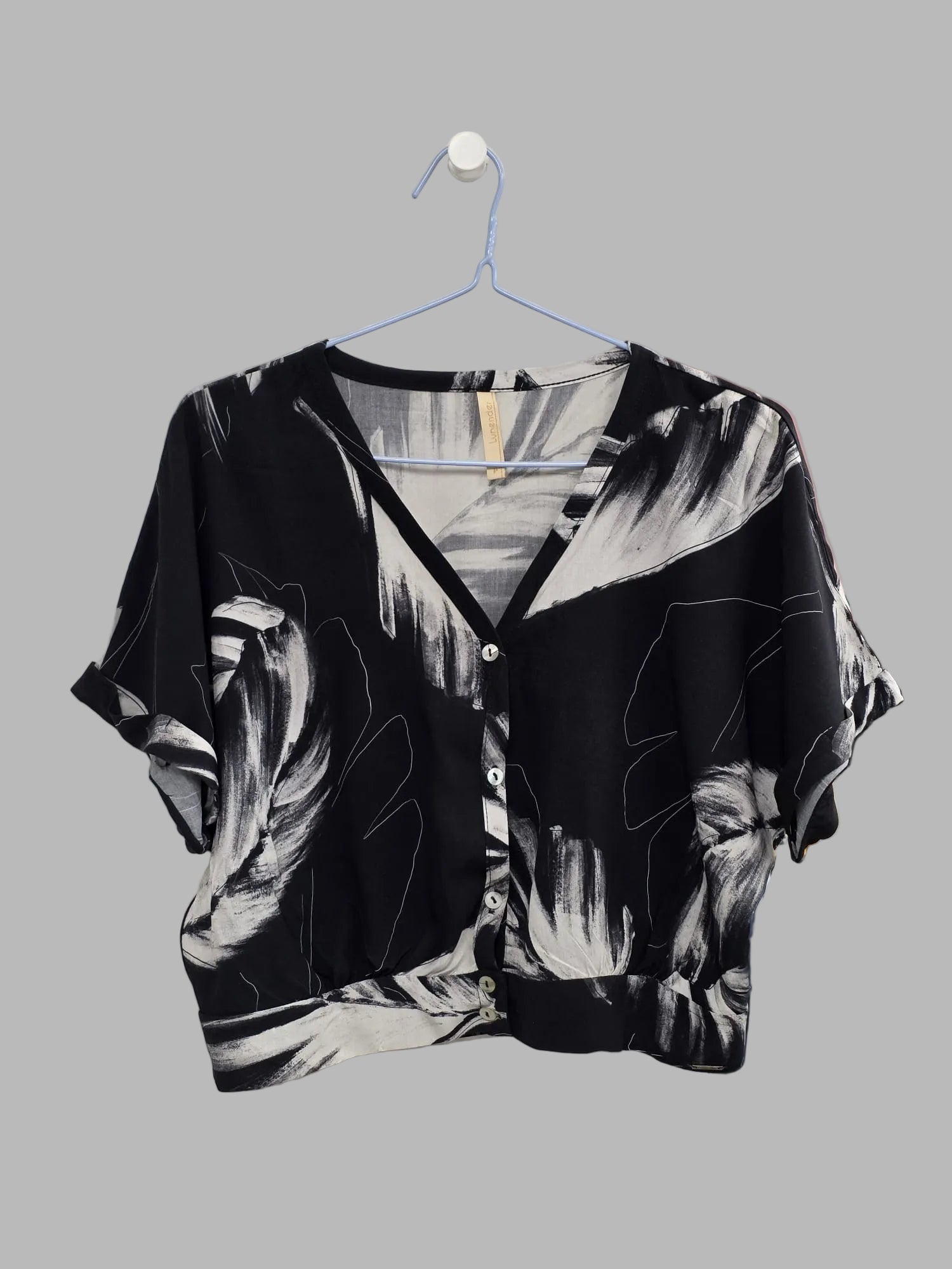 Blusa negra estampada de Lunender