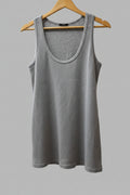 Camiseta gris sin mangas
