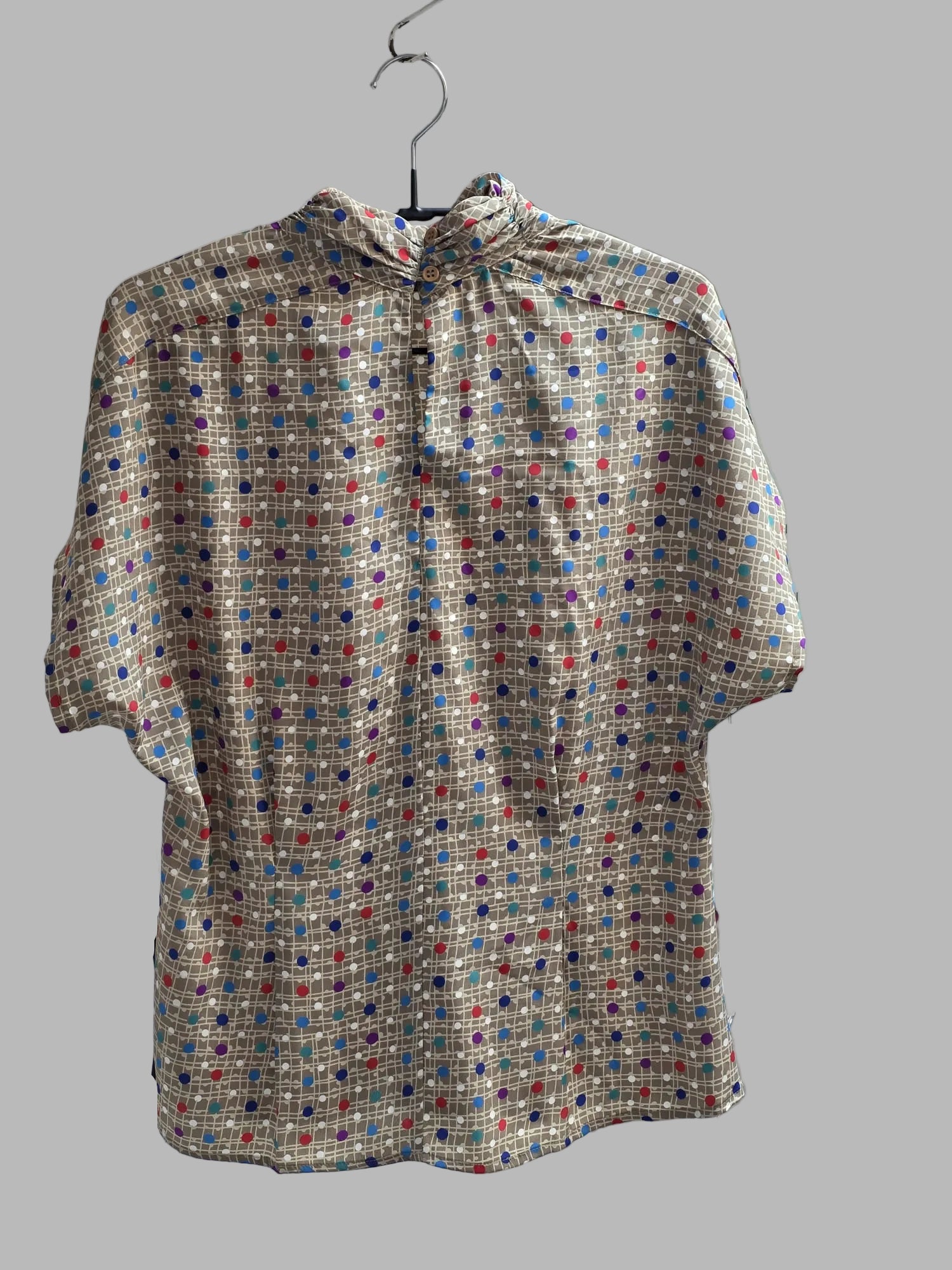Vintage-Bluse mit Schornsteinkragen