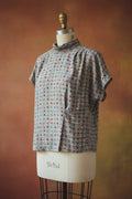 Vintage-Bluse mit Schornsteinkragen