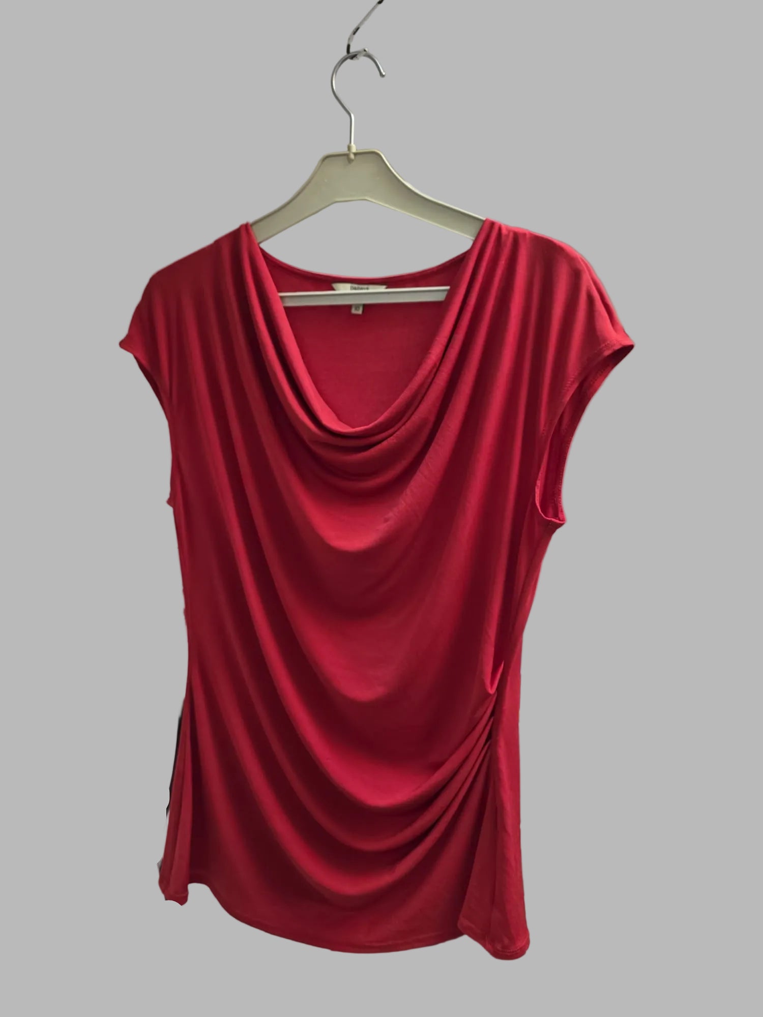 Camiseta roja sin mangas