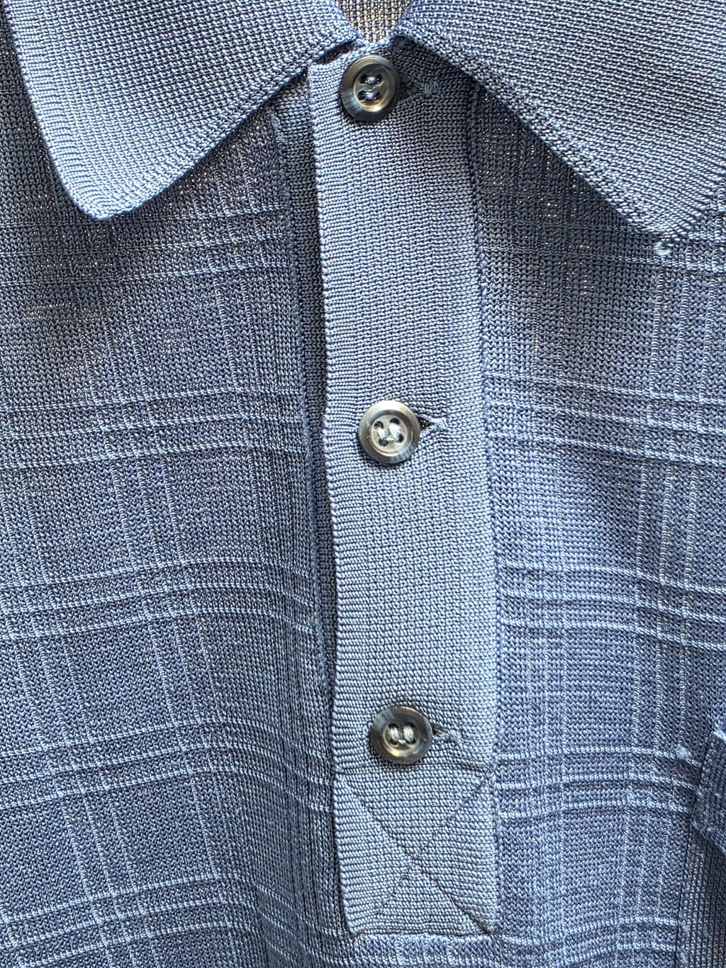 Polo vintage azul de punto calado