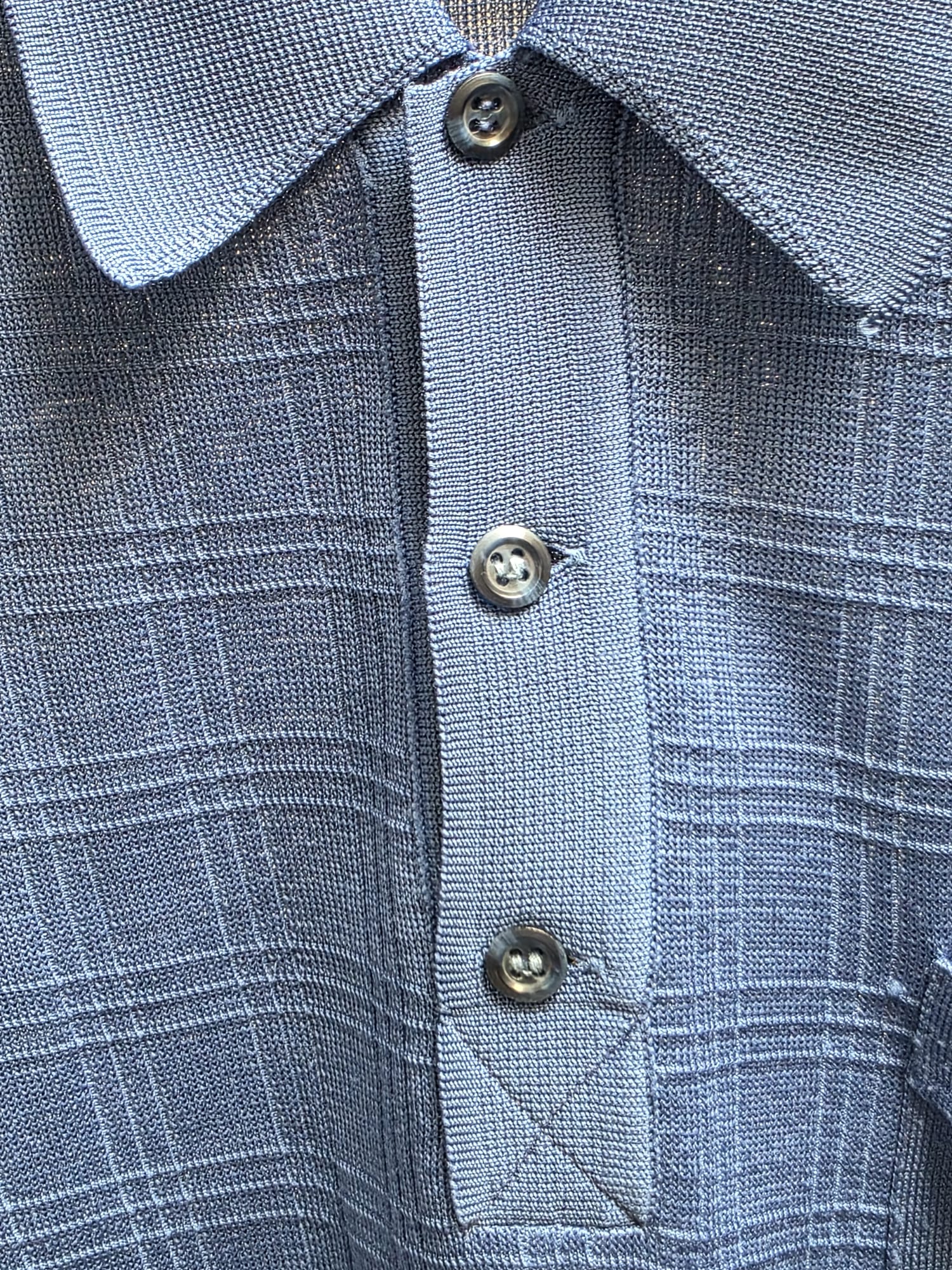 Polo vintage azul de punto calado