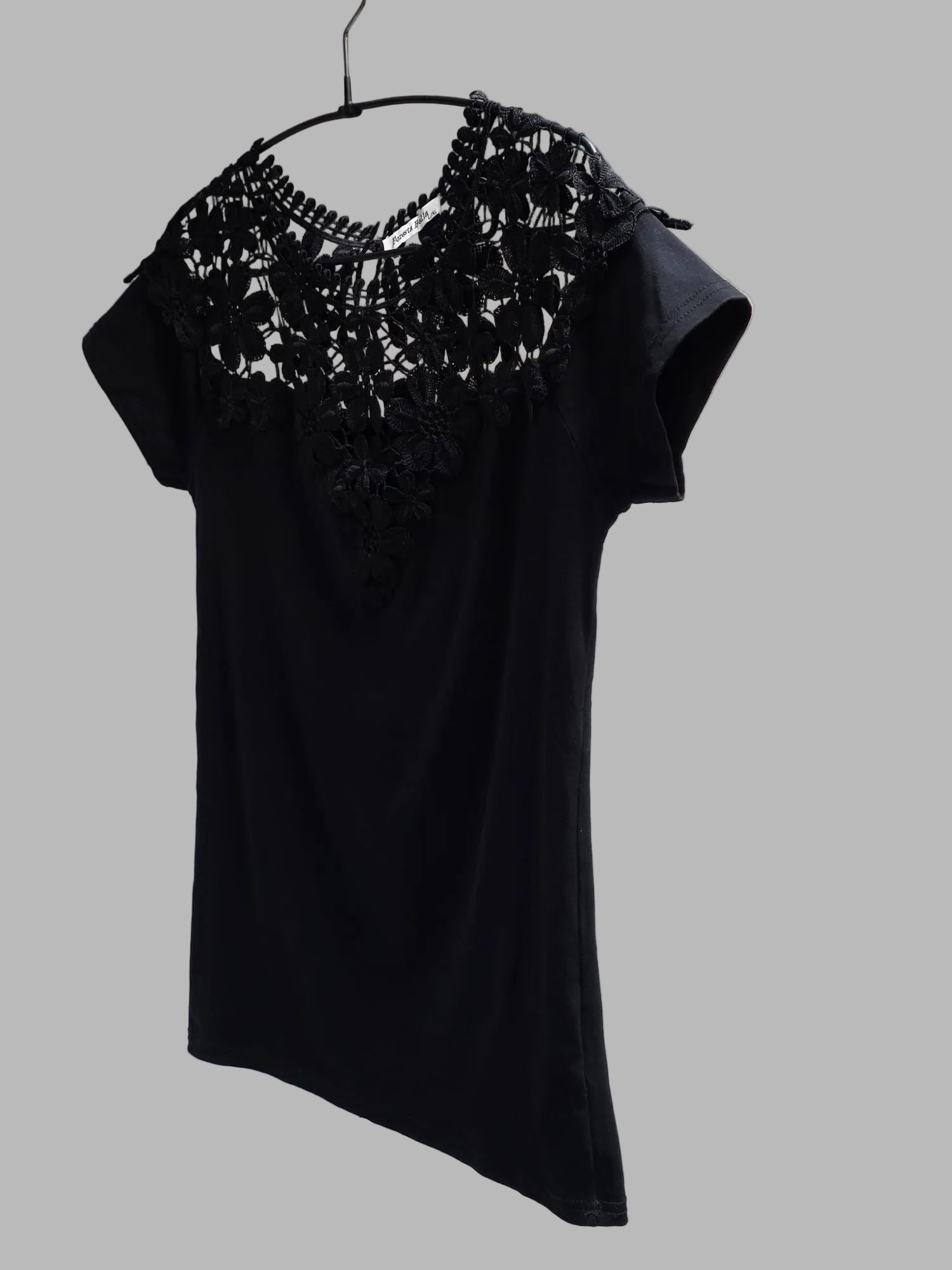 Camiseta con aplique de encaje de Foresta Bella