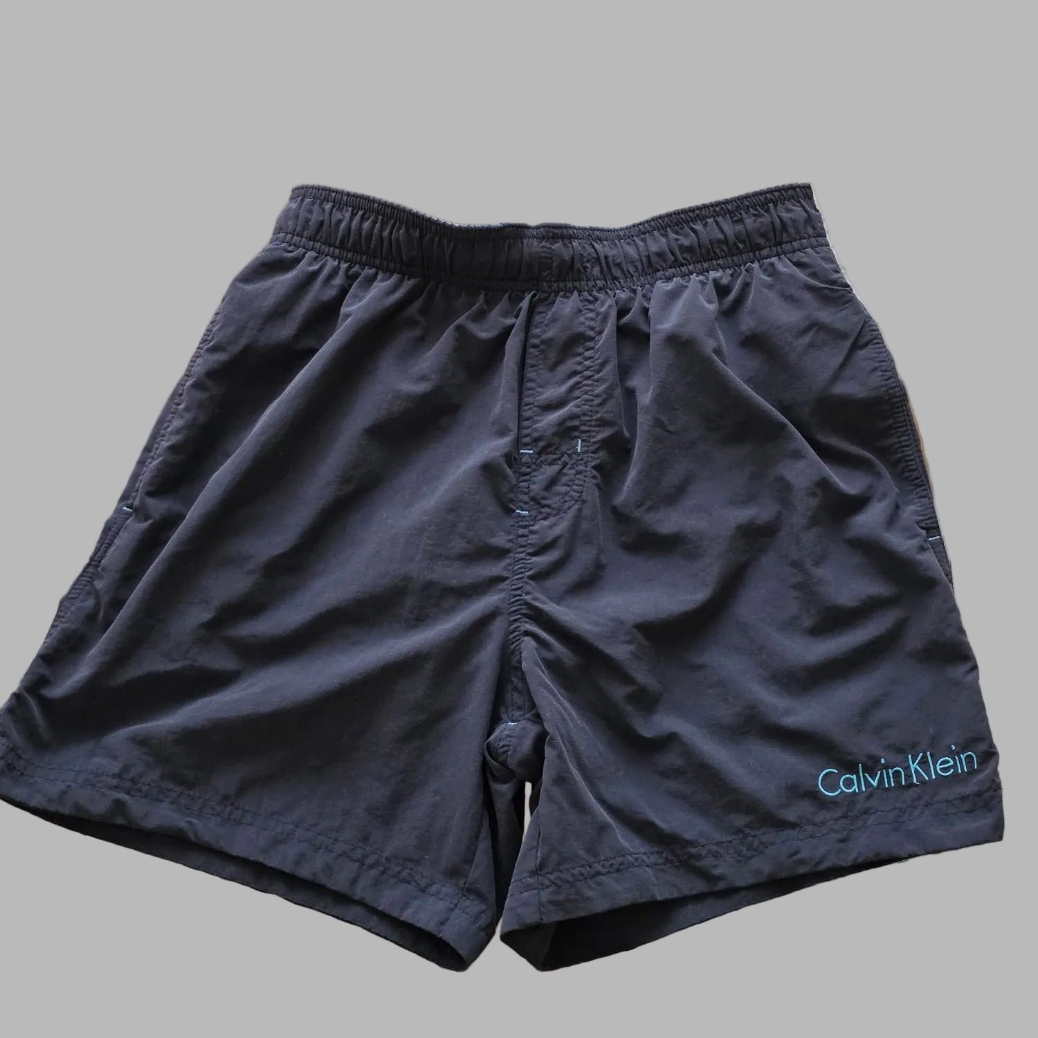 Kurze Badeshorts von Calvin Klein