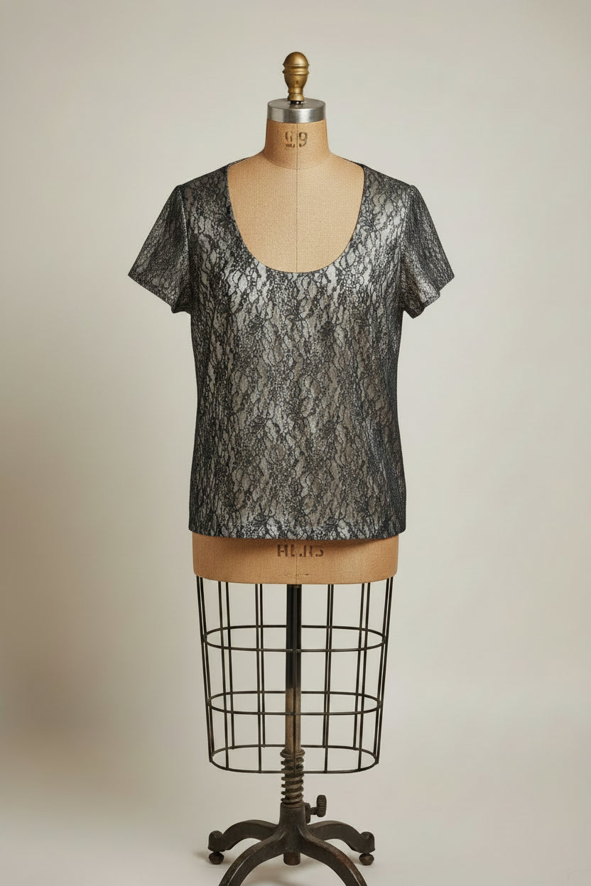 Blusa de manga corta de encaje negro