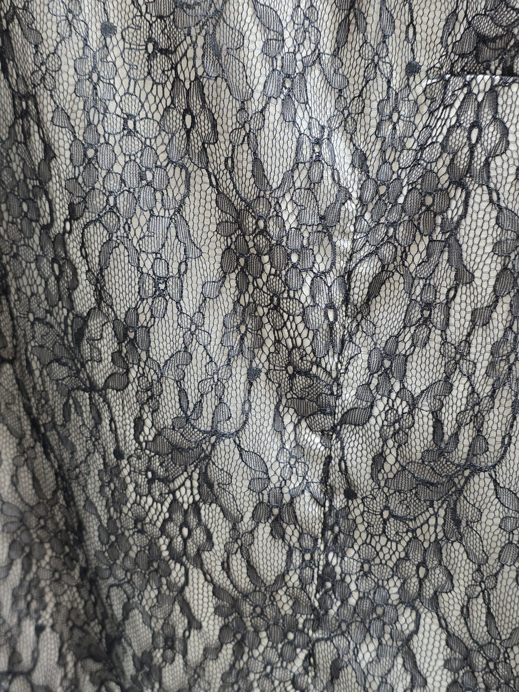 Blusa de manga corta de encaje negro
