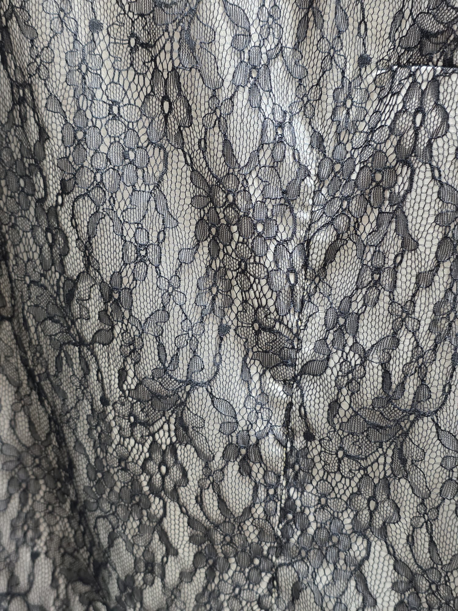 Blusa de manga corta de encaje negro