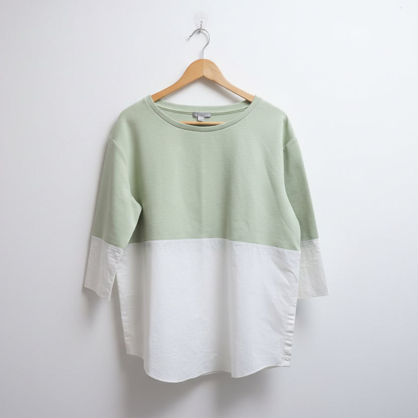 Blusa bicolor blanca y verde de COS, Talla M