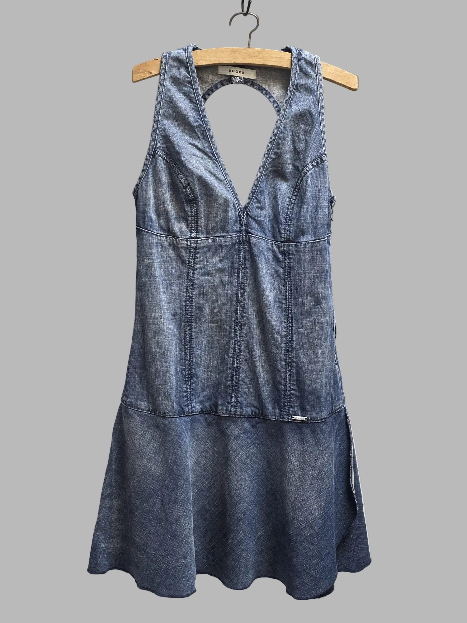 Vestido vaquero corto de la firma italiana Kocca